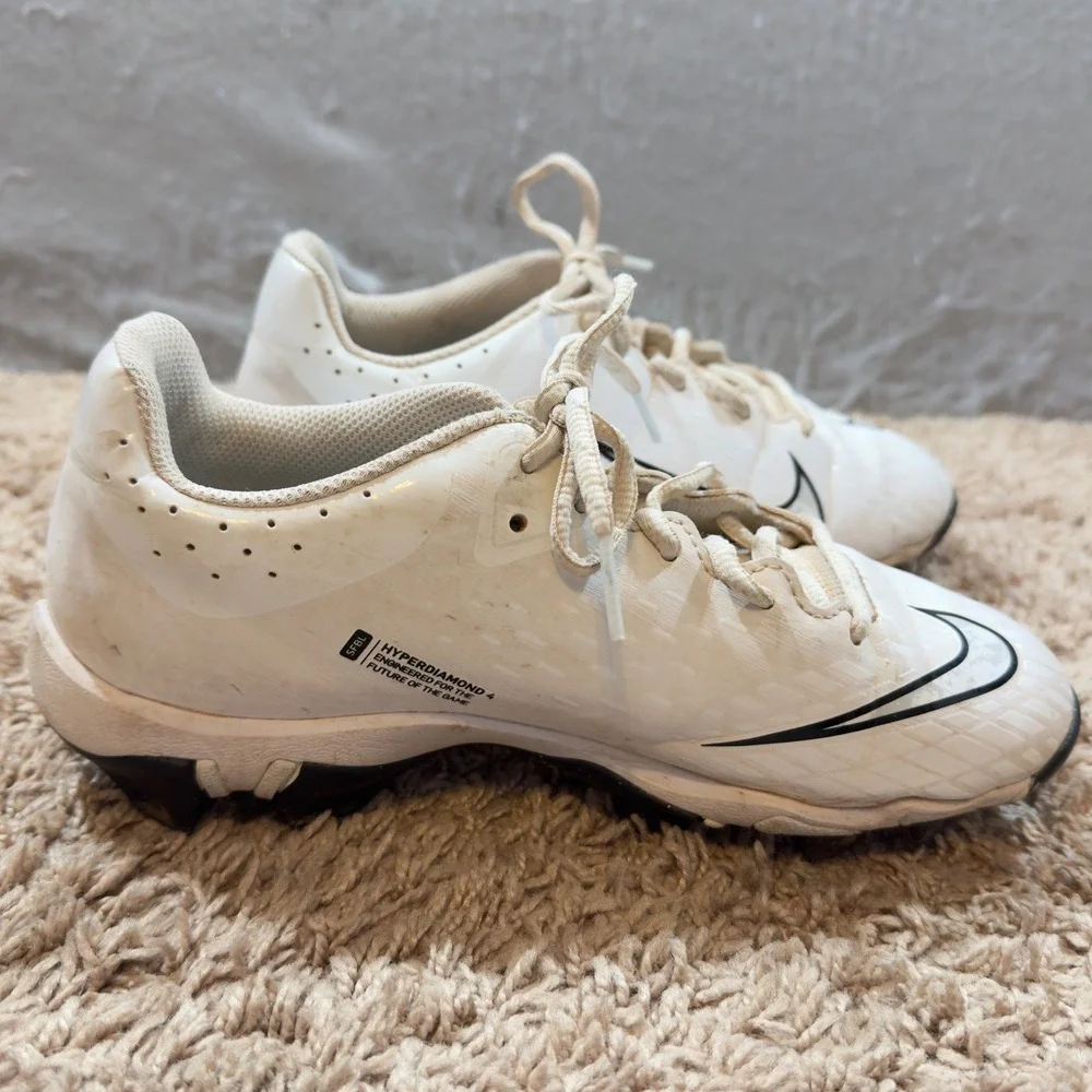 1408 | Nike Hyperdiamond 4 Keystone Softball Cleats White Black Kids 1.5Y